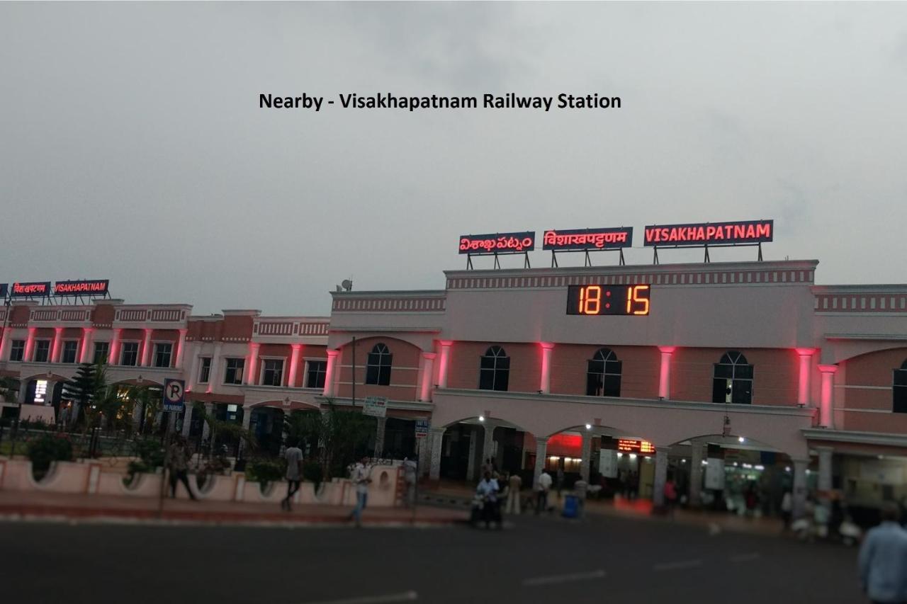 Oyo Hotel Lakshmi Paradise Visakhapatnam Exterior foto